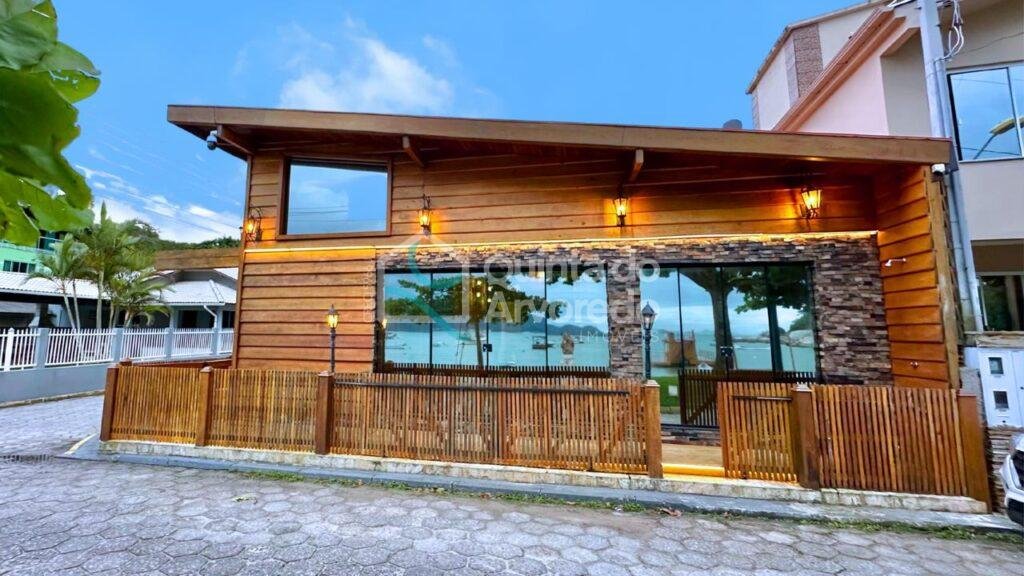 82d97a39 c7f3 4b9a a479 f2517fd4b980