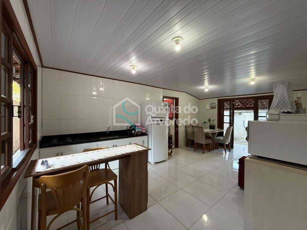 331d2088 6e86 4100 8336 5511dc5729aa