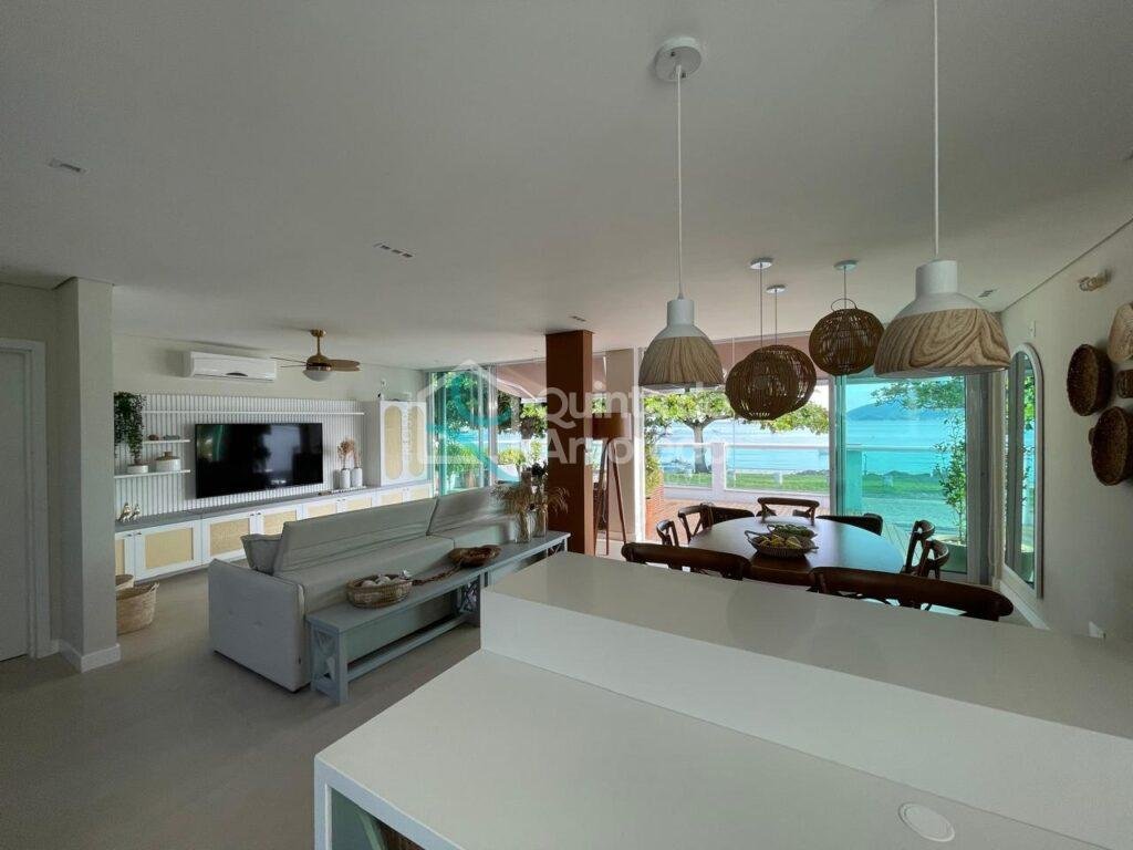 3e8daec7 aafd 44b6 b894 98dadd68dd63